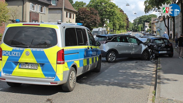 POL-OB: Verkehrsunfall mit hohem Sachschaden