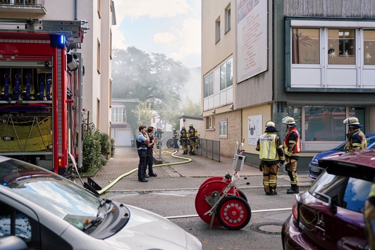 FW-E: Pkw-Brand in Tiefgarage – Kindertagesstätte geräumt