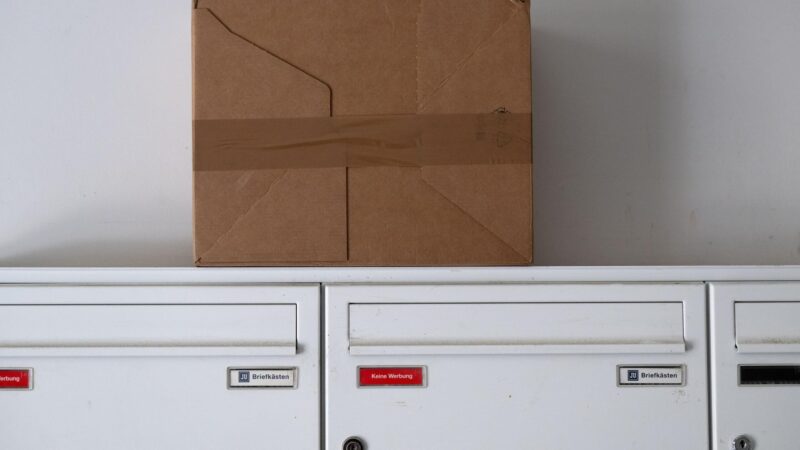 Fiese Paket-Betrugsmasche nutzt hilfsbereite Nachbarn aus: Jetzt warnt die Polizei