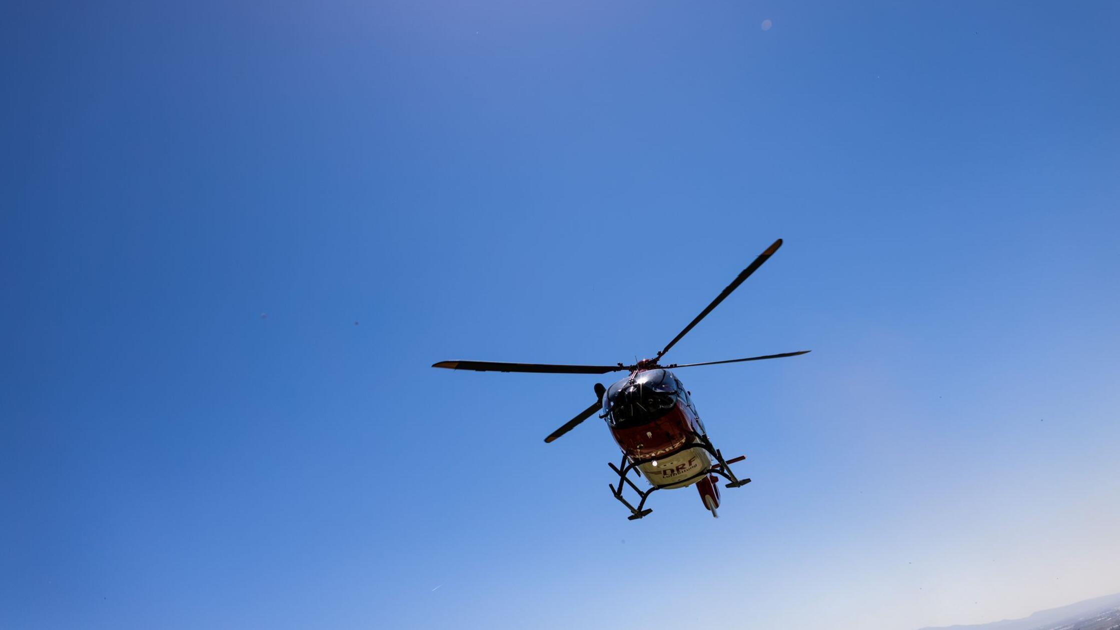 In Franken: 33-Jähriger nach Unfall mit Fahrrad in Lebensgefahr – Rettungshubschrauber im Einsatz