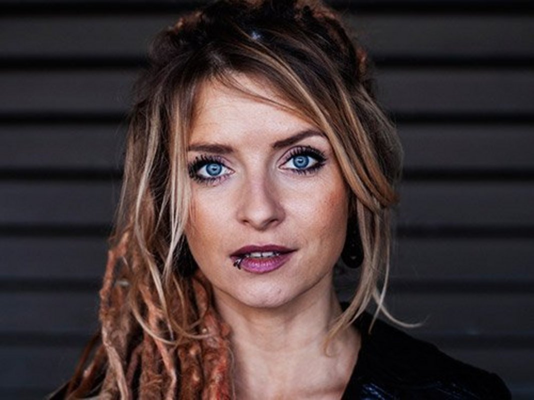 Sarah Lesch live auf der Bühne