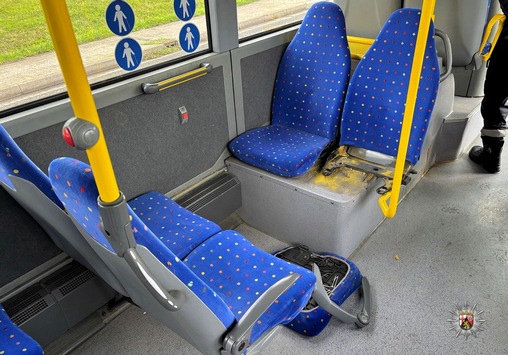 POL-PASTKL: Schulbus aus dem Verkehr gezogen