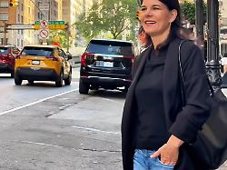 „Bist du bereit?“: Baerbock grüßt im „Sex and the City“-Stil aus New York