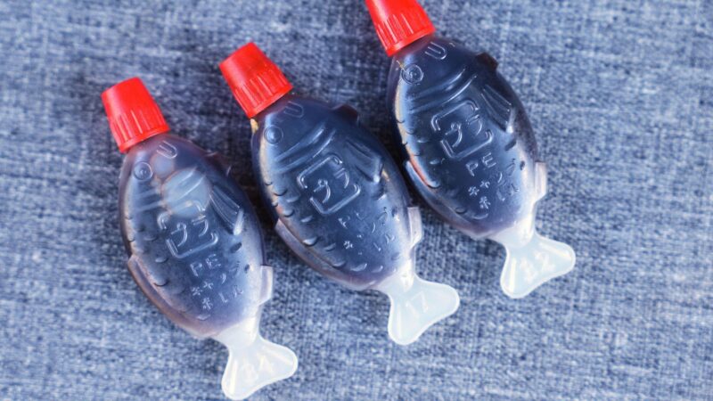 Erstes Aus für legendäres Sushi-Beiwerk: Sojasoßen-Fische aus Plastik per Gesetz verboten