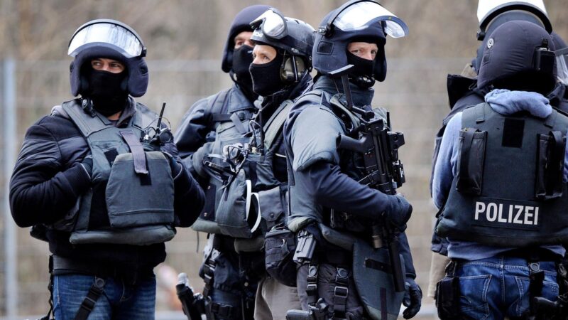 SEK-Einsatz in Neumarkt: 34-Jähriger droht, sich und seiner Lebensgefährtin zu verletzen
