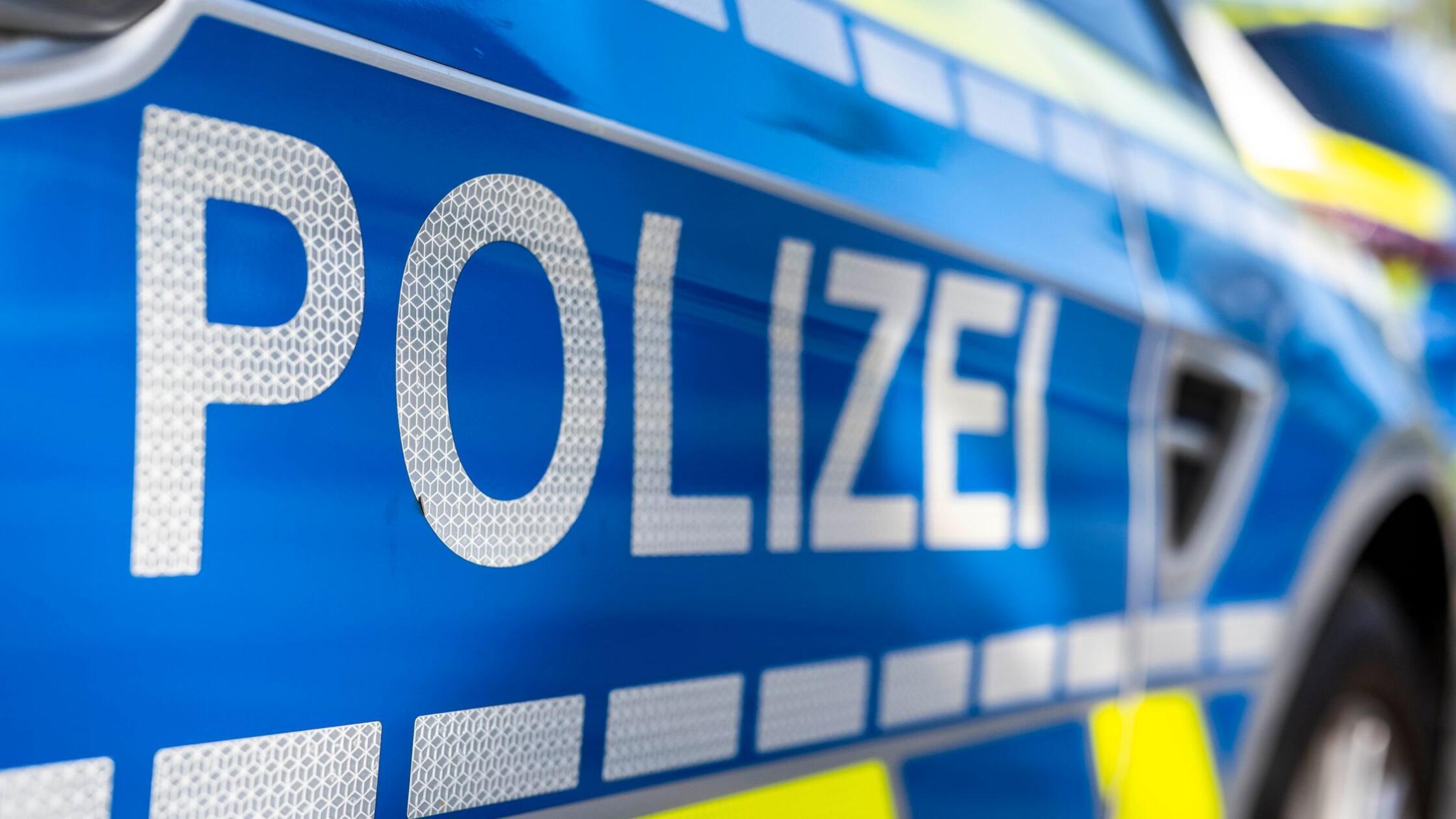 Uhren im Wert von rund 500.000 Euro aus Auto gestohlen