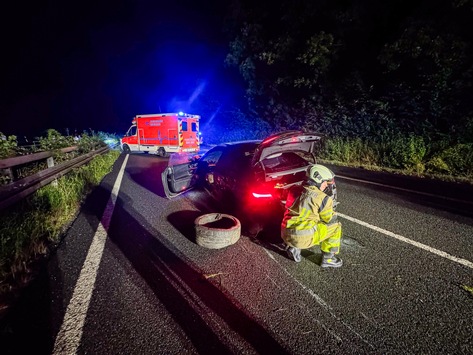 FW-MK: Schwerer Verkehrsunfall auf der Autobahn endet glimpflich
