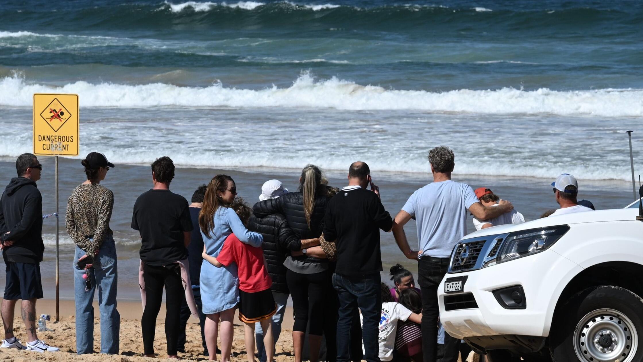 Tödliche Hai-Attacke vor Küste Sydneys: Familienvater stirbt beim Surfen – Brett in Stücke gerissen