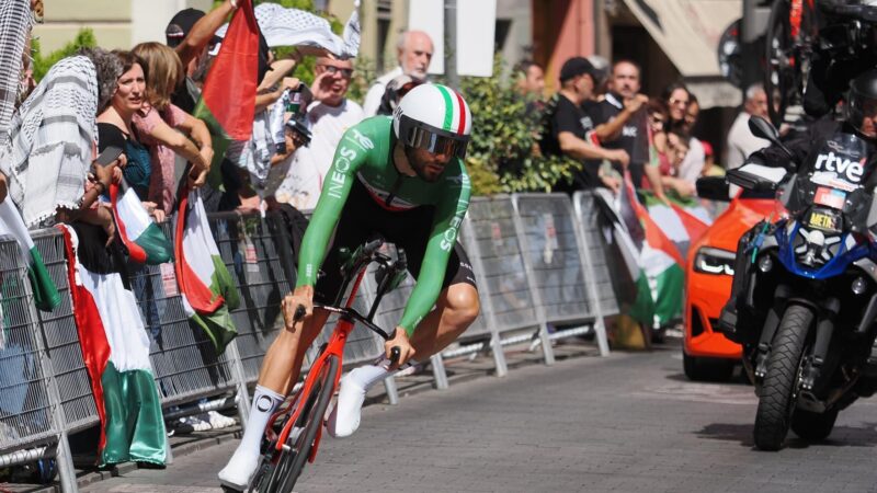 Proteste bei Vuelta: Ganna gewinnt verkürztes Zeitfahren