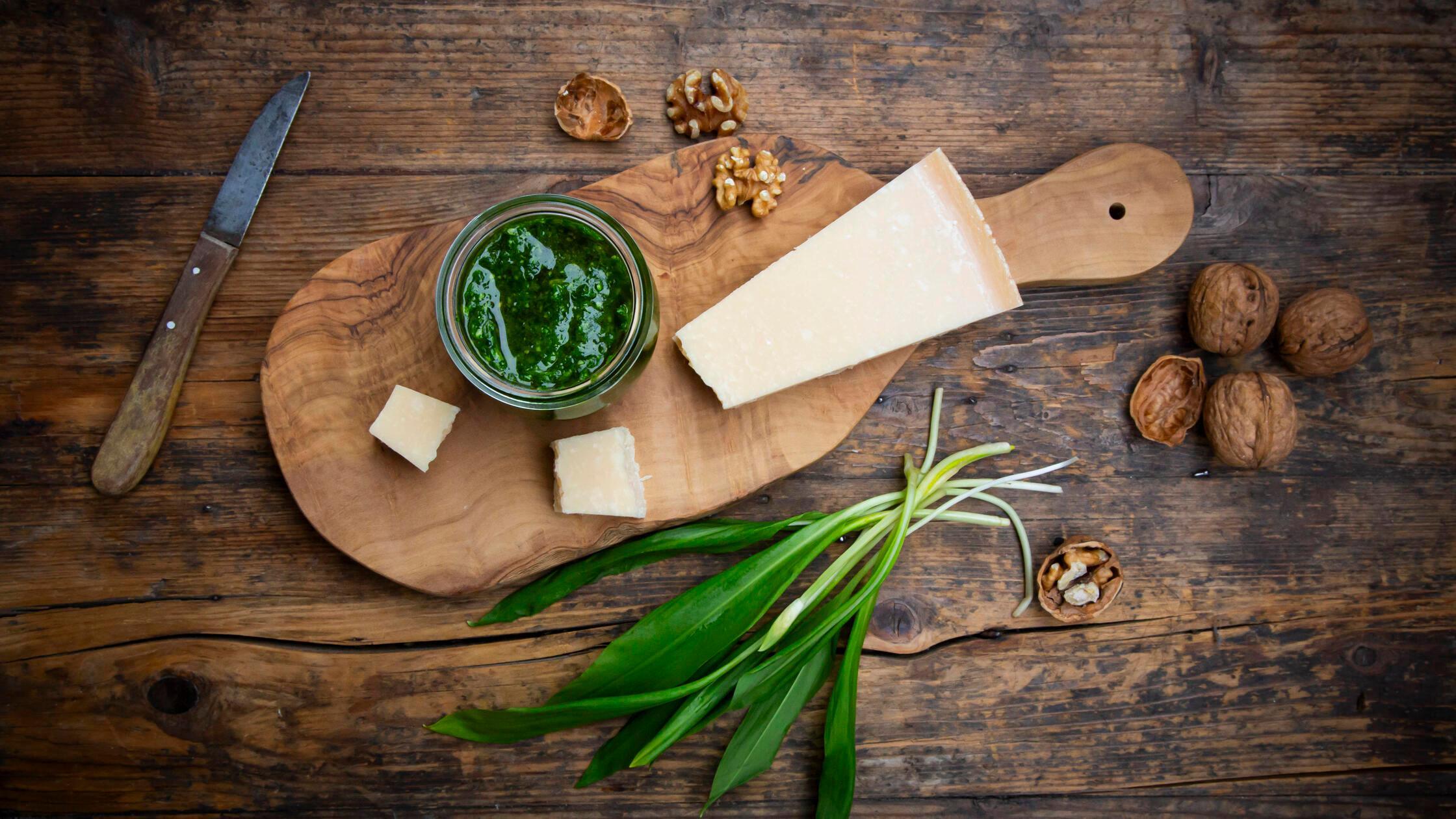 Parmesan, aber in Vegan? Mit wenig Aufwand ist eine echte Alternative gezaubert