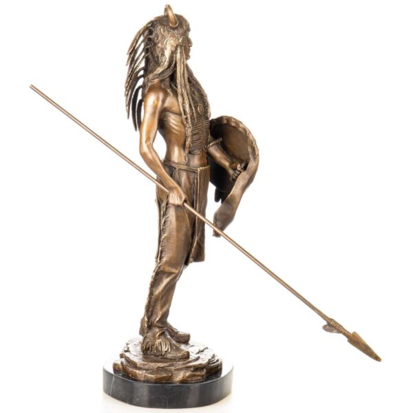 Stolze Western-Bronzefigur -Indianischer Krieger- mit Speer – Bild 4