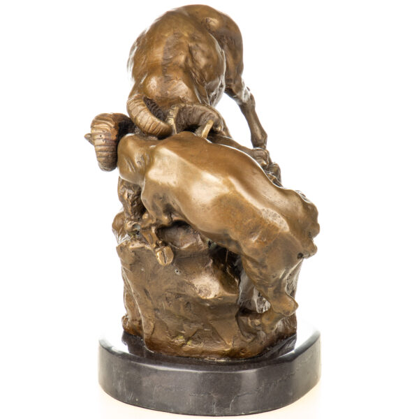 Dynamische Bronzefigur -Kampf der Steinböcke- auf Marmorsockel – Bild 3