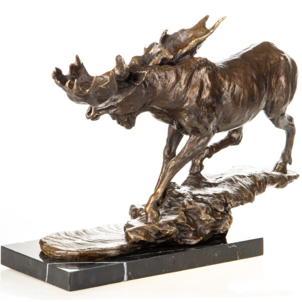 Kraftvolle Bronzefigur "Schreitender Elch" auf Marmorsockel – Bild 4
