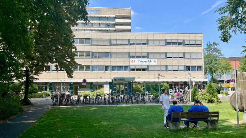 Schock für Hebammen: Uniklinik Köln kündigt dem Lindenthaler Geburtshaus