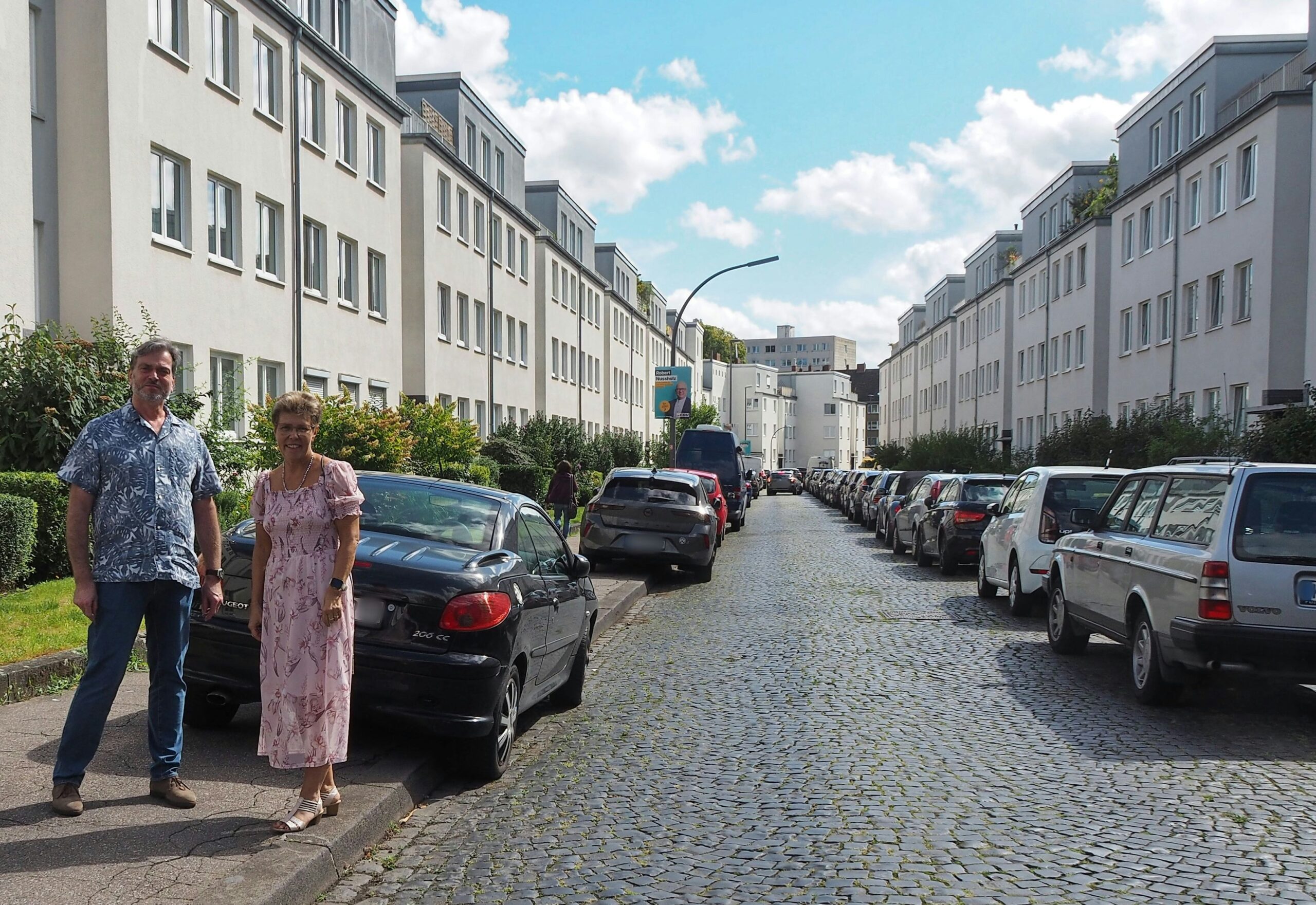 Ärger und Not bei Anwohnern: In Zollstock in der Riphahn-Siedlung fallen um die 60 Parkplätze weg