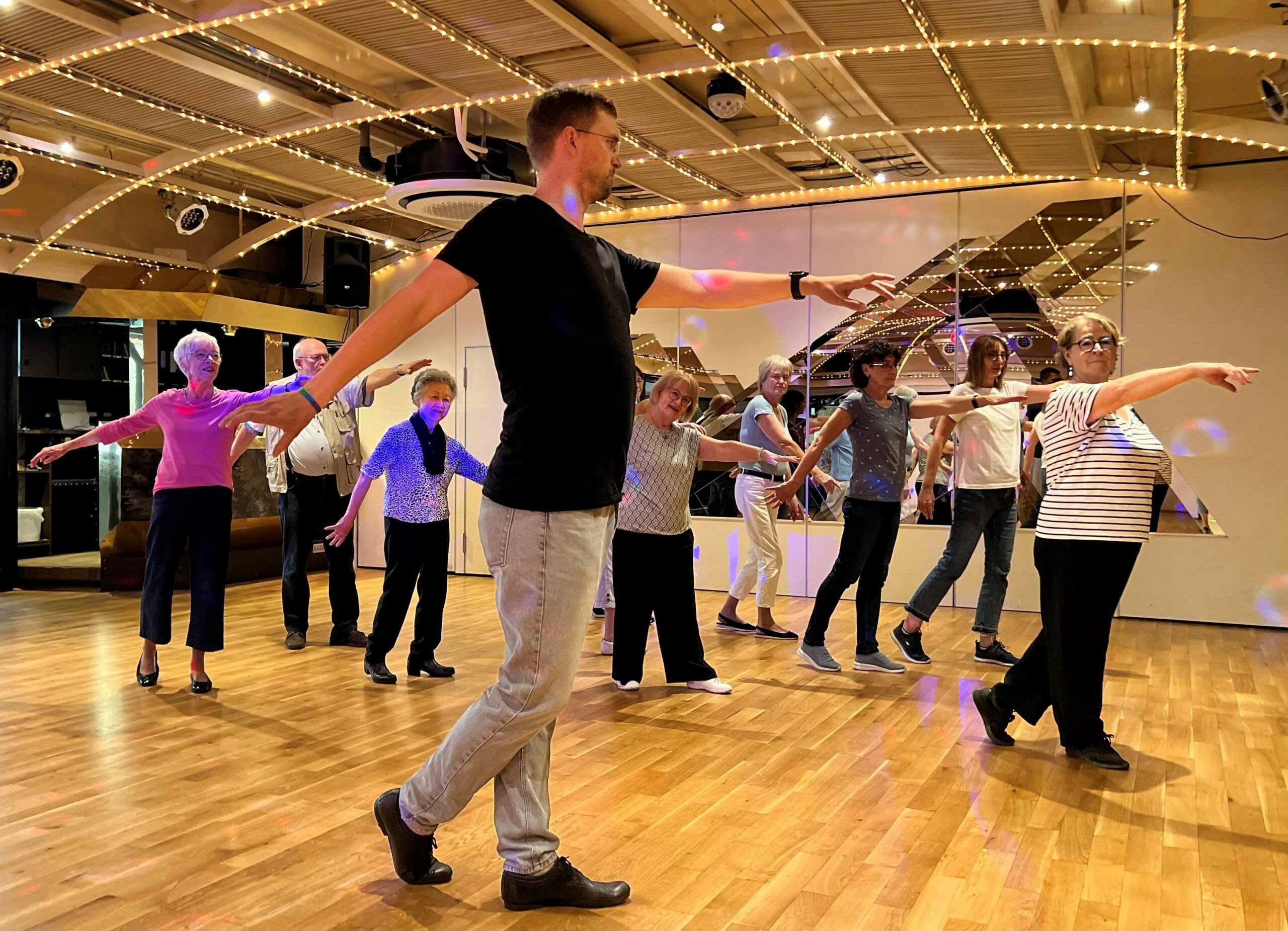 Parkettsicher seit 40 Jahren: Kölner Tanzschule feiert Jubiläum
