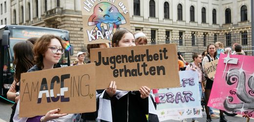 Sozialpolitik: Was die Haushaltspläne der Regierung für die Arbeit mit Jugendlichen bedeuten