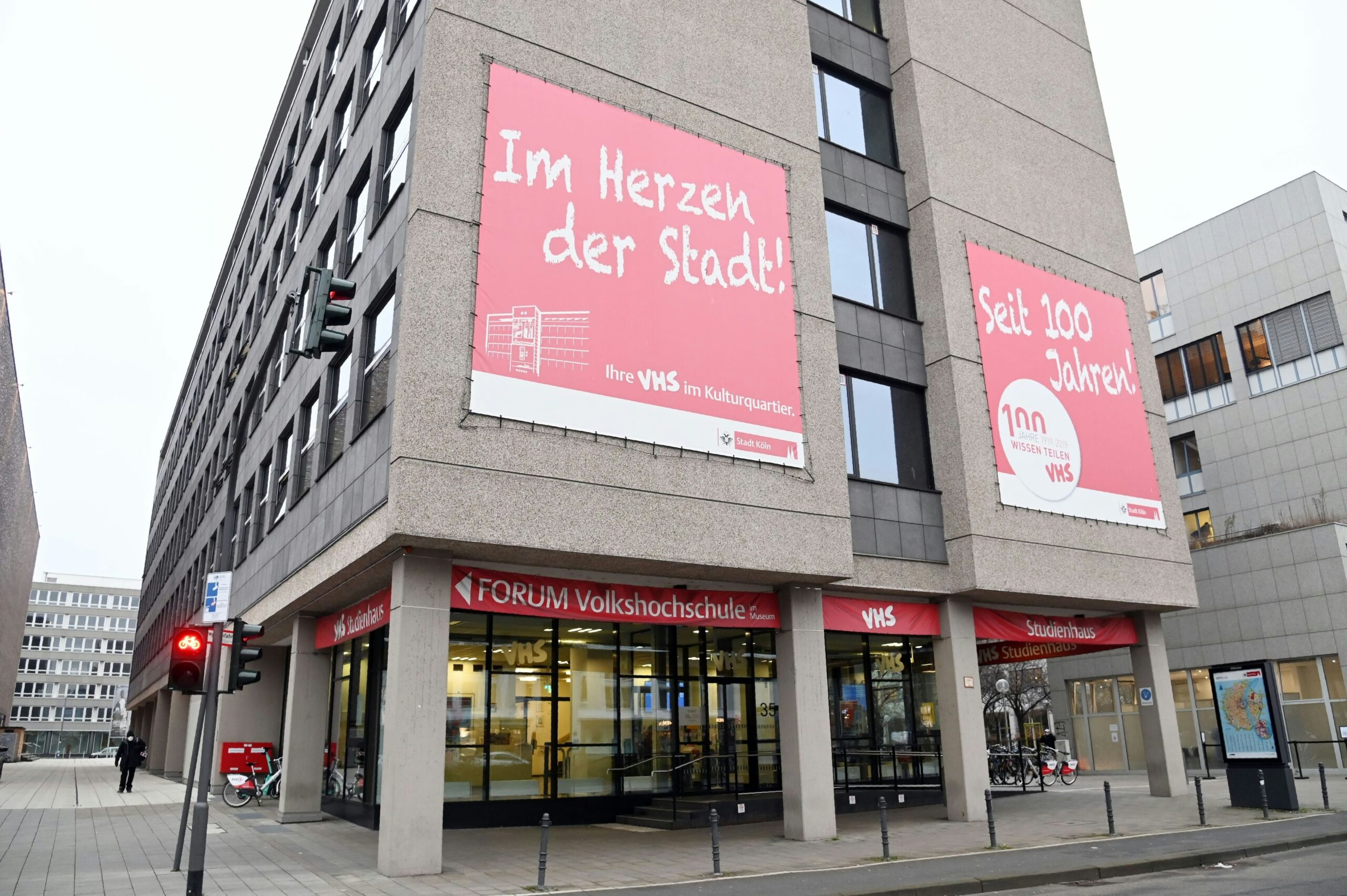 Rund 3000 Kurse: Volkshochschule Köln startet Herbst- und Winter-Programm