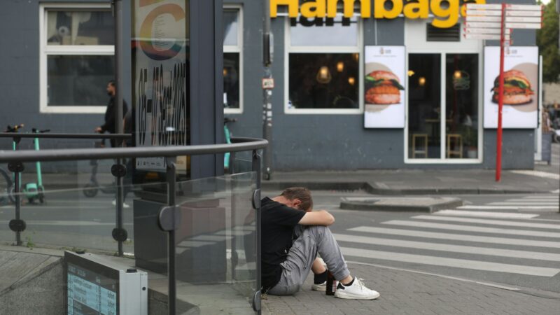 Überleben am Neumarkt: Cracksüchtige und Kleindealer berichten aus einem Alltag am Abgrund