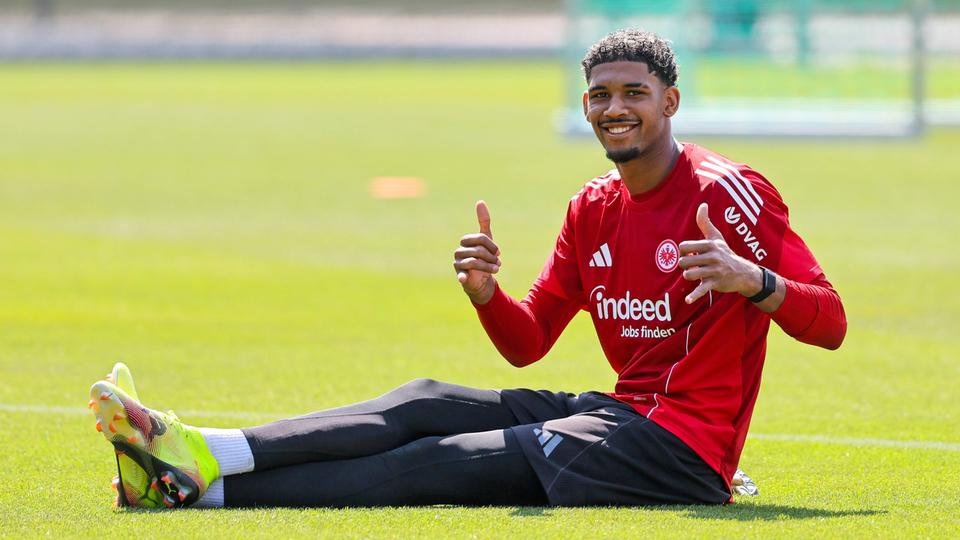 Zetterer oder Santos? In der Torwart-Frage bei der Eintracht „gilt das Leistungsprinzip“