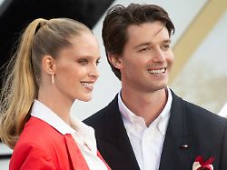 Auch „White Lotus“-Clan dabei: Patrick Schwarzenegger feiert Hochzeit mit drei Familien
