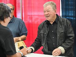 „Zu viel gegessen“: William Shatner beruhigt Fans nach Klinikaufenthalt