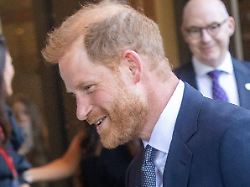 Gedenken an die Queen: Harry und William sind sich ganz nah – aber nur räumlich