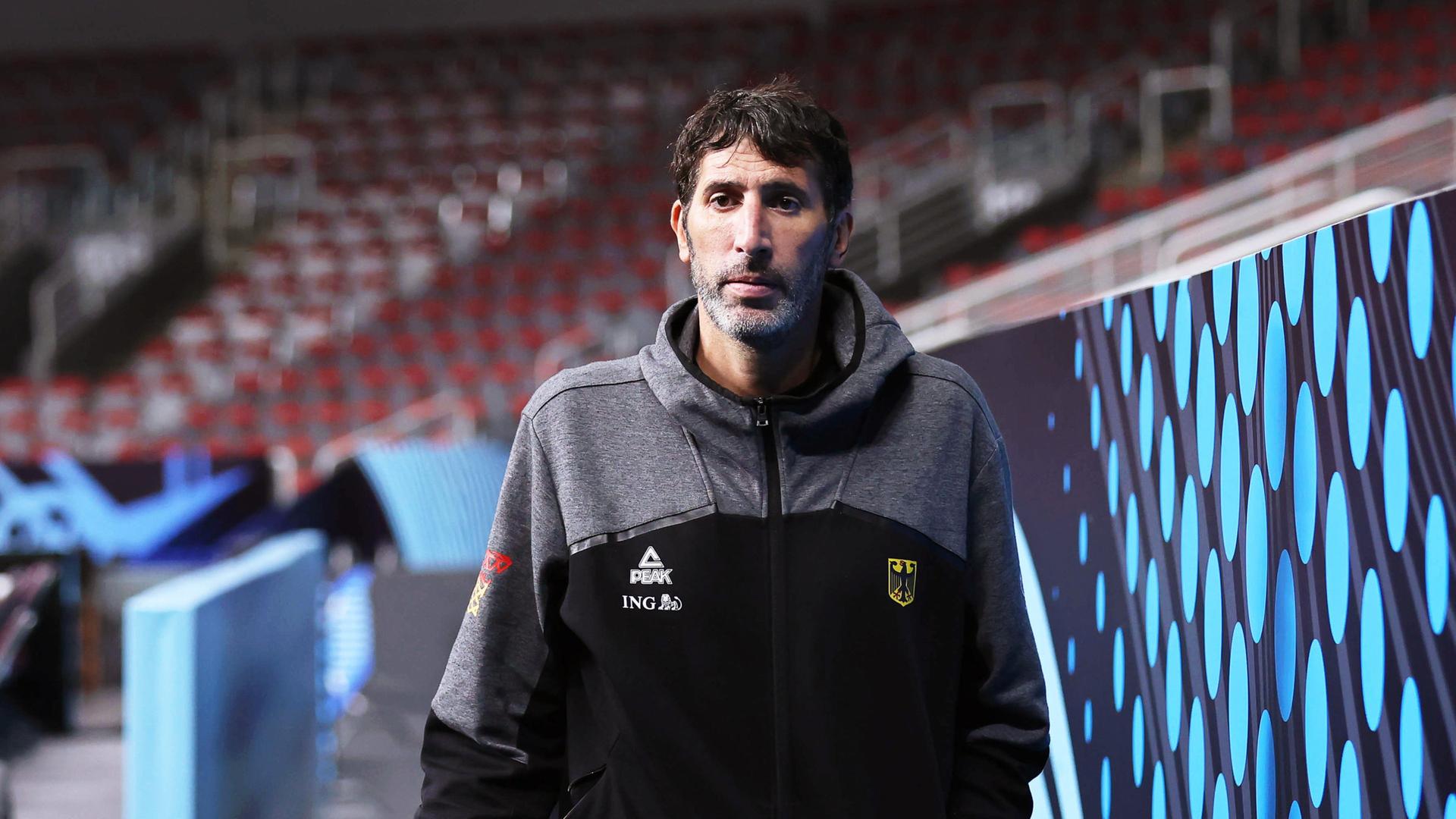 Nach dem EM-Titel: Basketball-Nationaltrainer Mumbru erneut im Krankenhaus