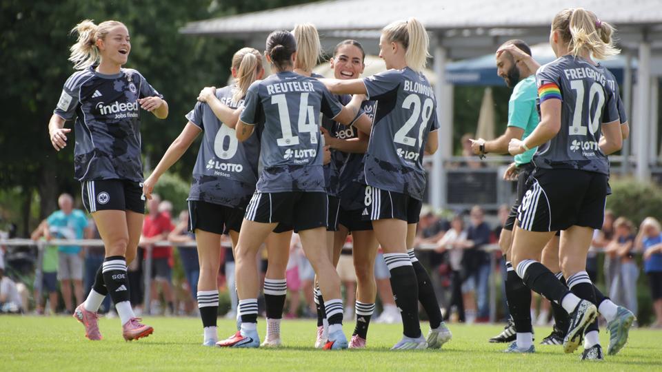 XXL-Umbruch bei den Eintracht-Frauen: Geht das gut?