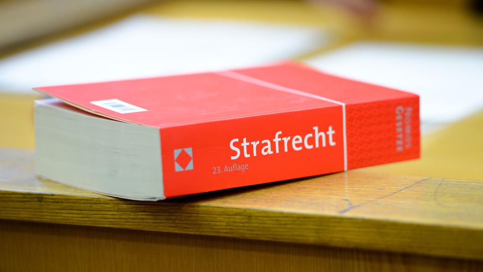 Prozess in Frankfurt: Bank-Mitarbeiter werden Betrugsopfer – 740.000 Euro Schaden