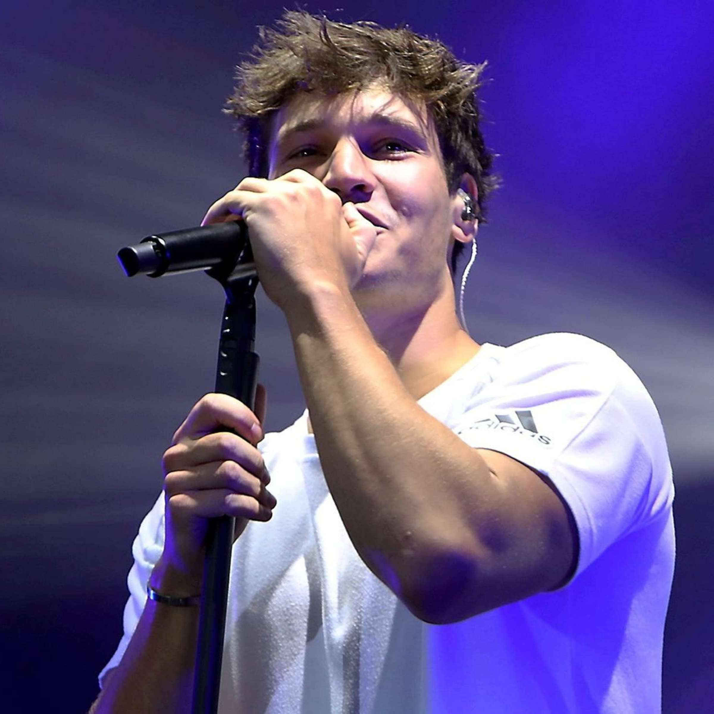 Wincent Weiss Porträt (Hochformat)