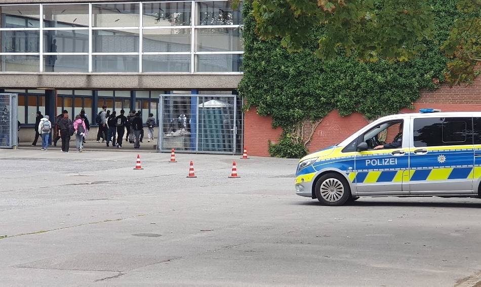 Emmerich: Polizei untersucht Gebäude – Gesamtschule kommt nicht zur Ruhe