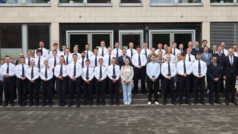 Vereidigung im Kreishaus: Neue Polizisten für den Kreis Viersen