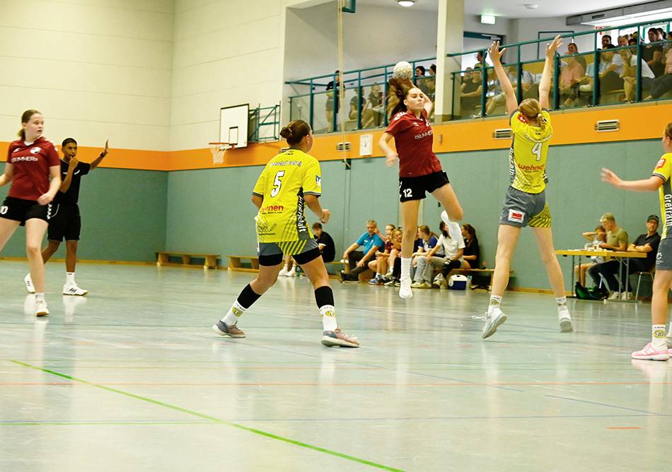 Heinz-Wick-Gedächtnisturnier 2025: Mehr als 700 Jugendhandballer liefern sich bei der VT Kempen packende Duelle