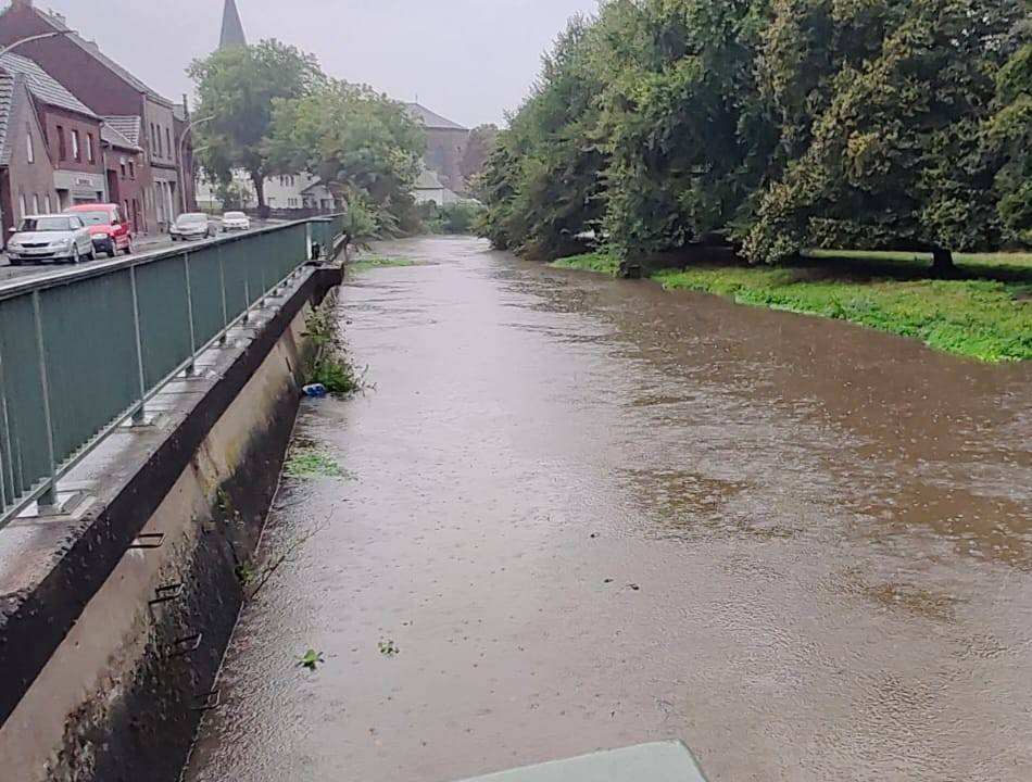 Grevenbroich im Hochwasser-Modus: Dauerregen lässt Erft-Pegel massiv steigen – Gefahr nun offenbar gebannt