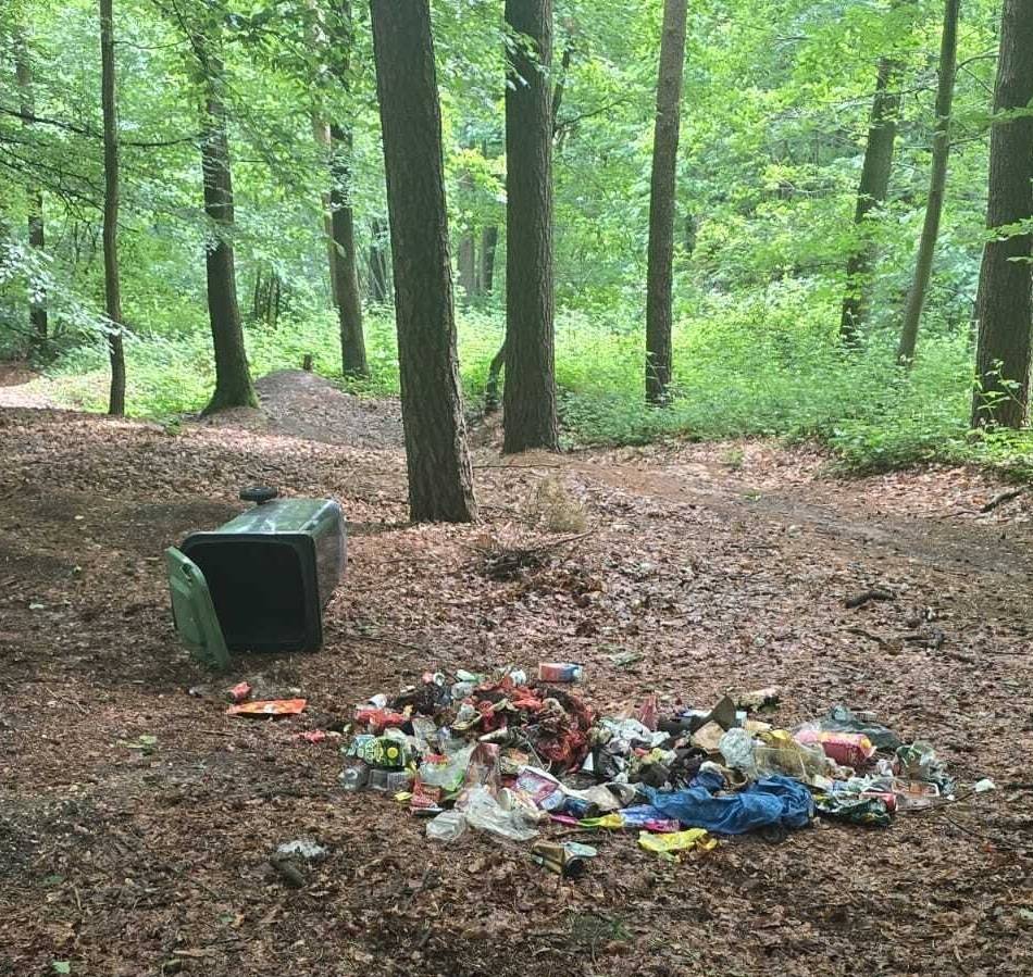 Forst greift durch: Mountainbike-Strecke am Klever Aussichtsturm gesperrt