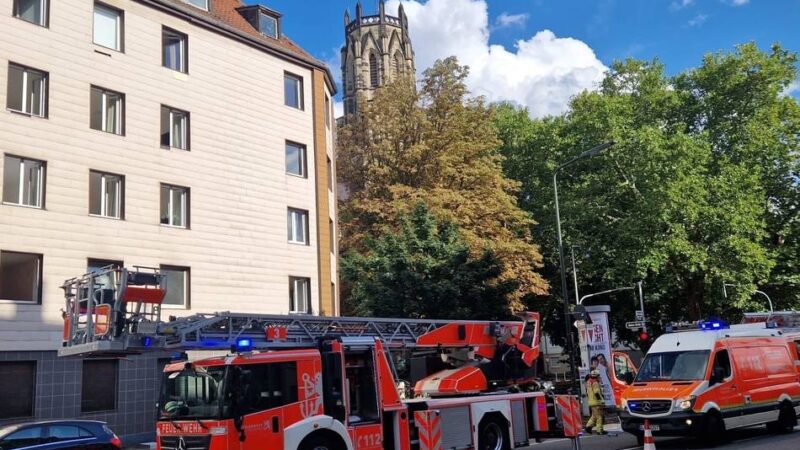 An der Eulerstraße: Wohnungsbrand in Derendorf – Feuerwehr mit zwei Löschzügen vor Ort
