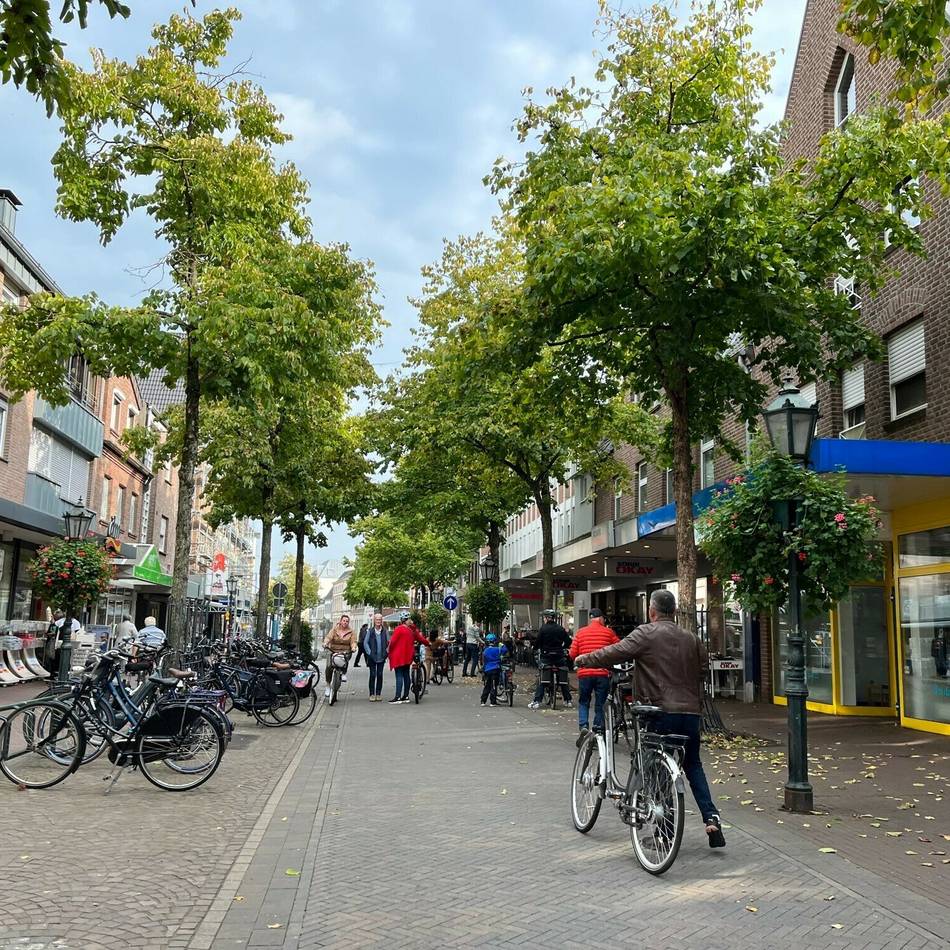 Einsatz der Polizei: Festnahme mitten in Drogeriemarkt in Goch
