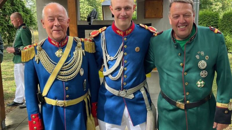 St. Hubertus-Bruderschaft in Herrenshoff: Niclas Jammers schießt den Vogel ab
