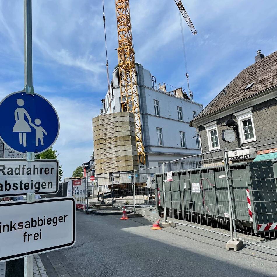 Umleitung Busverkehr: Haltestellen Eich und Karolinenstraße entfallen