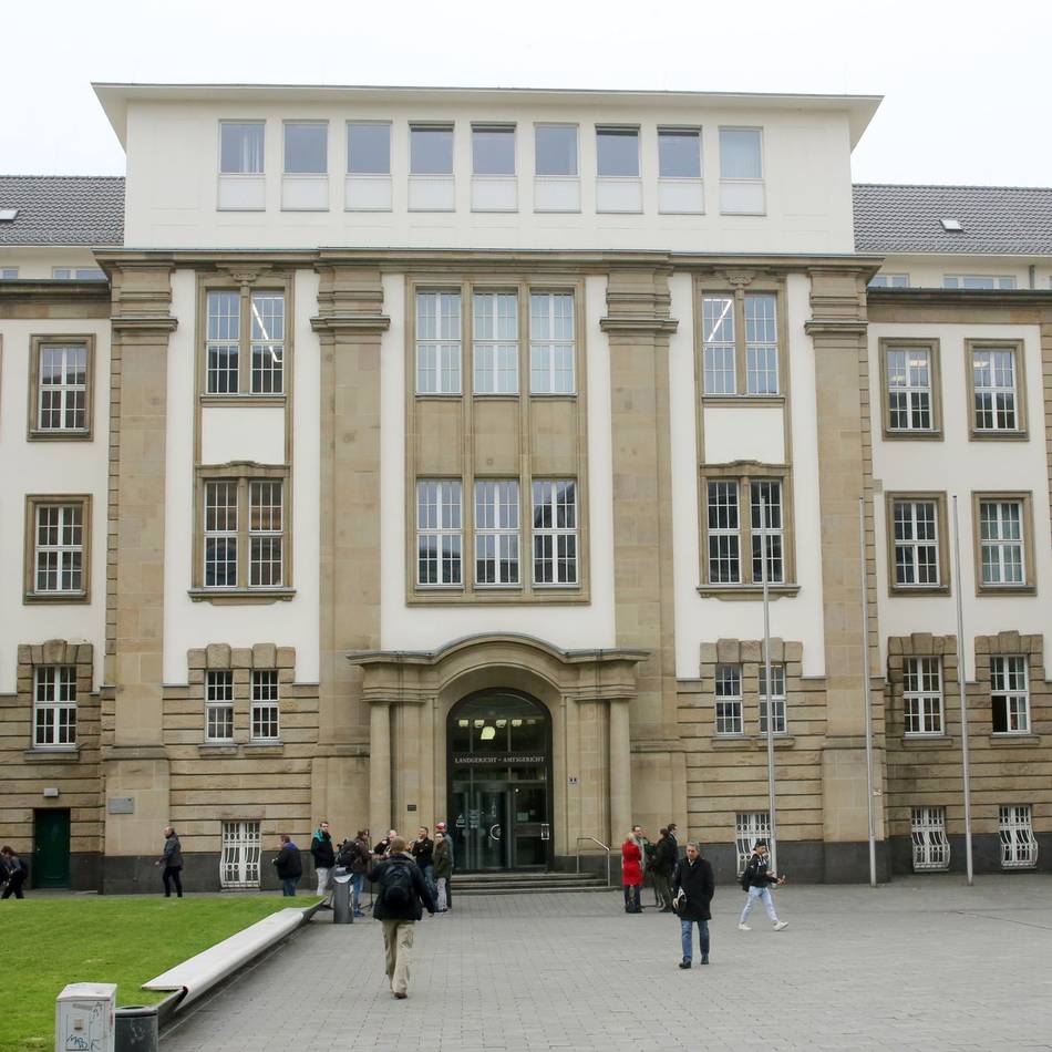 Prozess vor Landgericht Duisburg: Dinslakener soll eigene Tochter sexuell missbraucht haben