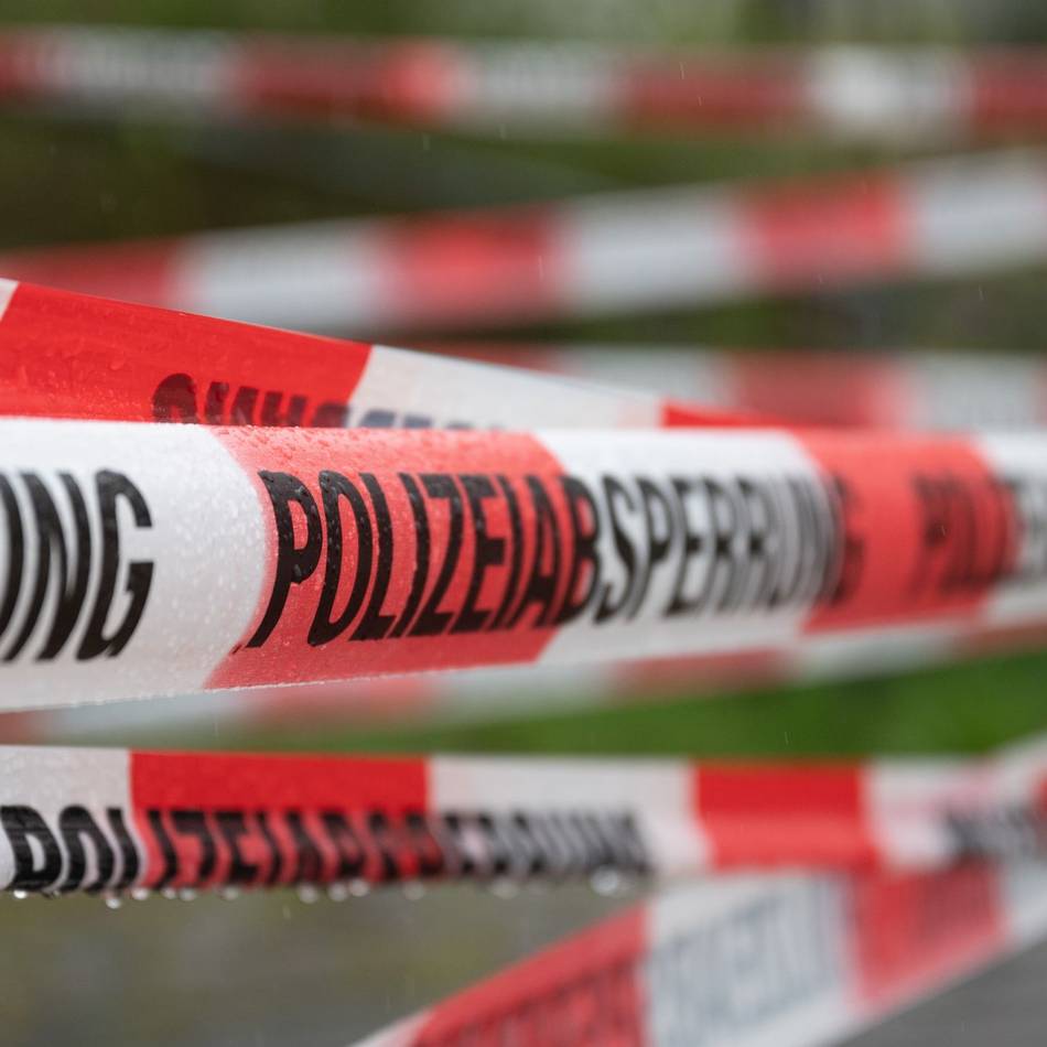 Identität noch ungeklärt: Pärchen findet Skelett in Neusser Waldstück