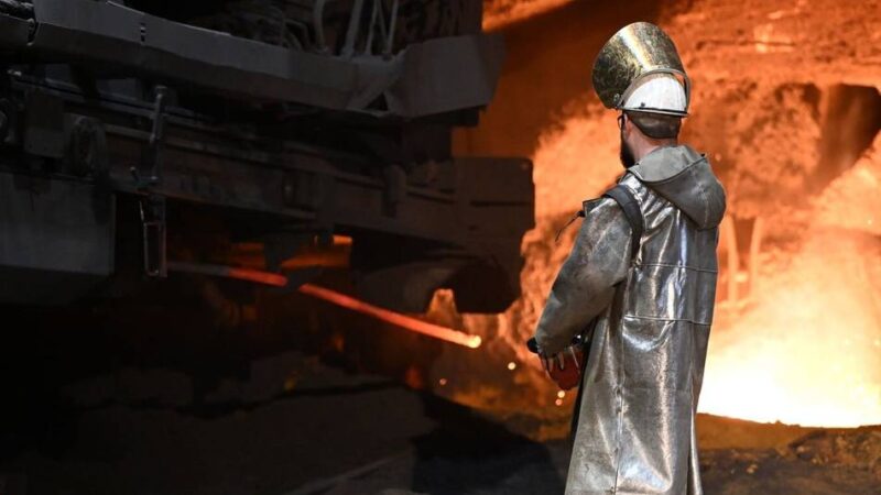 Tausende Stahlkocher betroffen: Thyssenkrupp – „Schmerzhafte Einschnitte in jeden Geldbeutel“