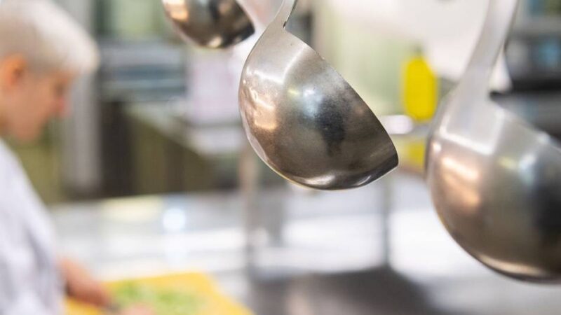 Weniger Übernachtungen im Kreis Kleve: Gewerkschaft: Gastronomie muss junge Menschen von Ausbildung überzeugen
