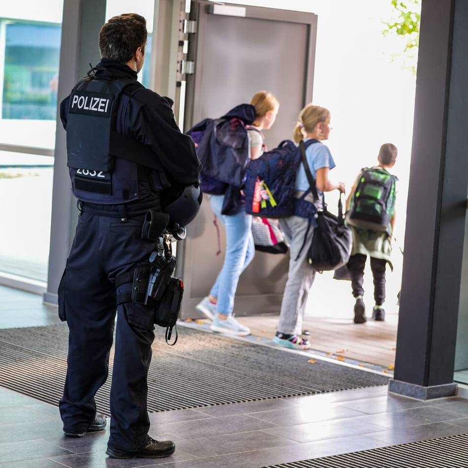 Polzeieinsatz an Dinslakener Schule: Schüler erstaunt – „Ich lebe noch!“