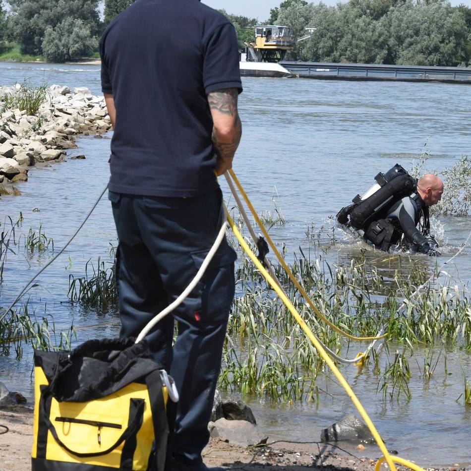 1000 Euro Strafe für Schwimmer: In Duisburg ist nun das Baden im Rhein komplett verboten