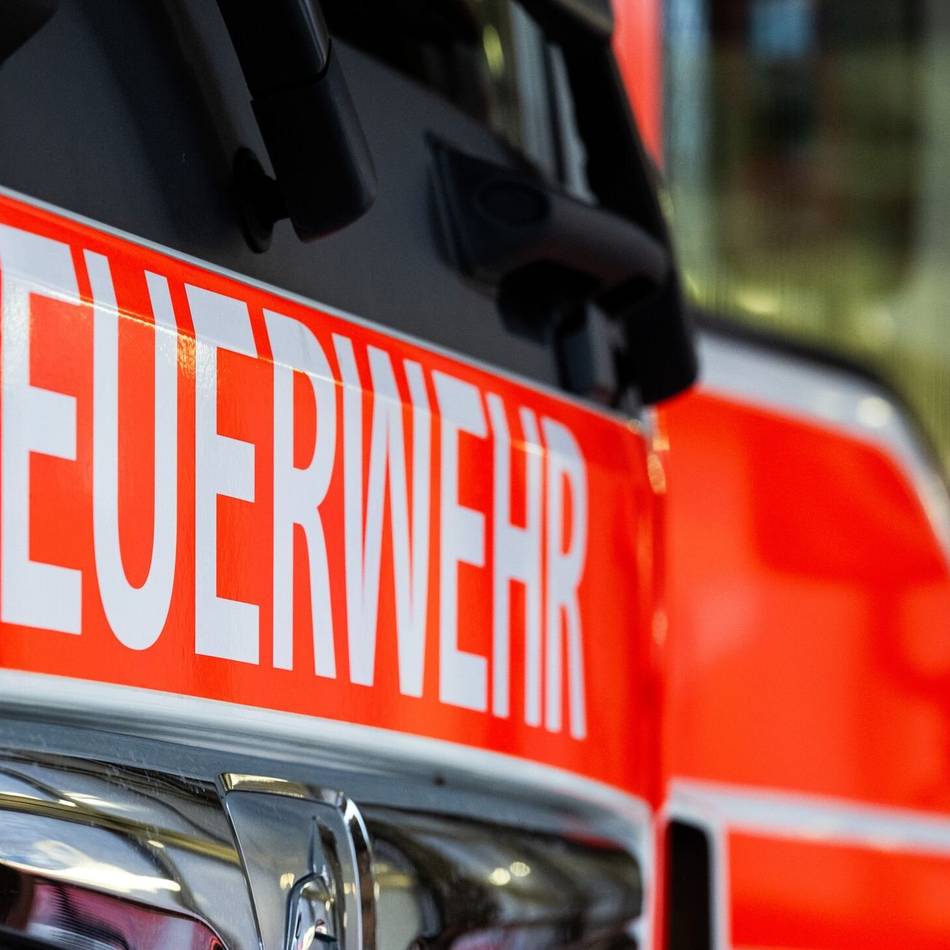 Einsatz der Freiwilligen Feuerwehr: Personen stecken in Alpen im Aufzug fest