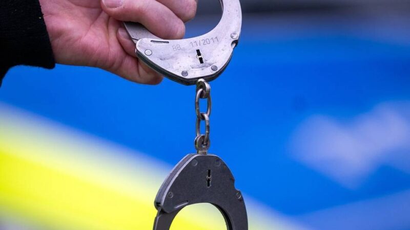 Haftbefehl erlassen: Polizei stellt Werkzeugdiebe auf der Flucht