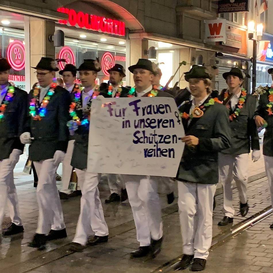 Erstes Neusser Schützenfest mit weiblichen Mitgliedern: „Endlich kein Gast mehr!“