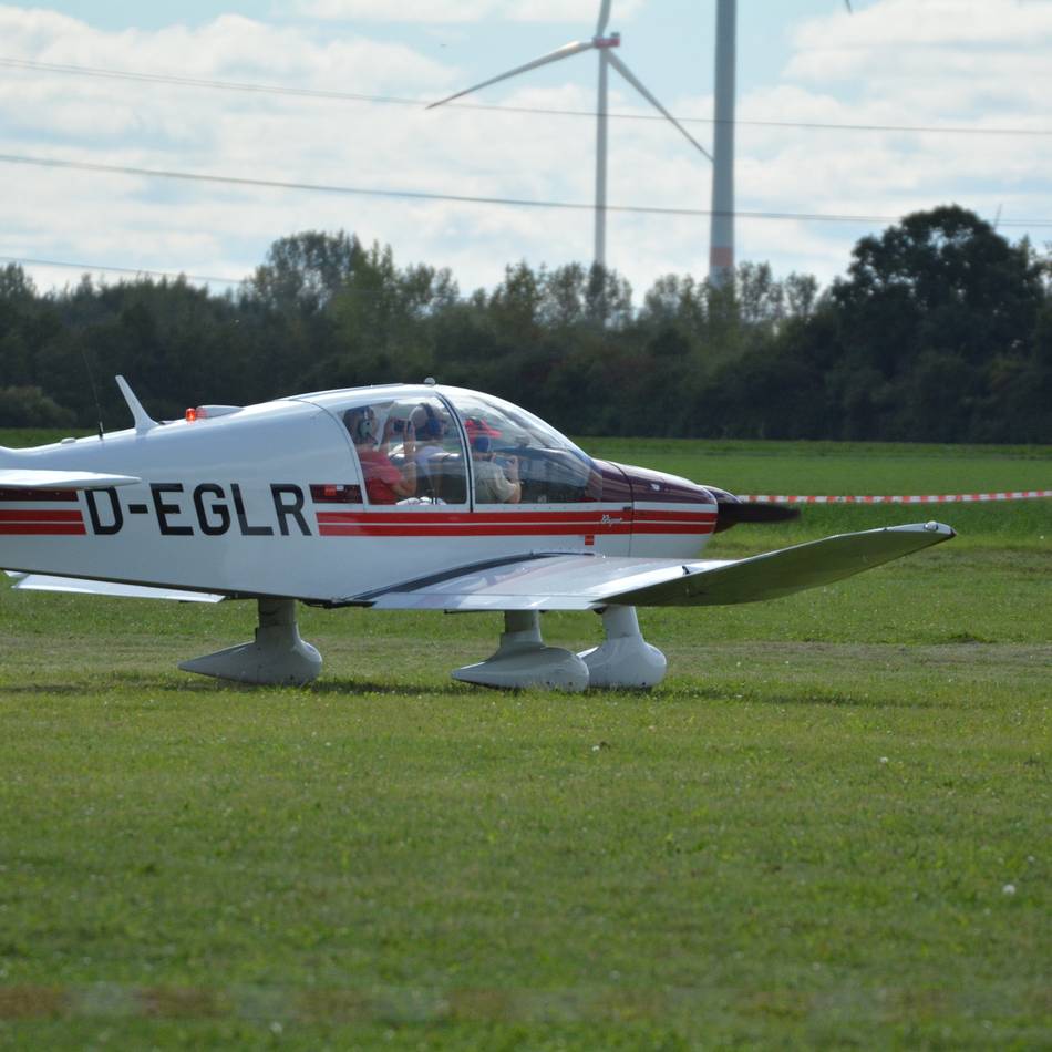 Auf der Gustorfer Höhe: Aero-Club feiert 30 Jahre Segelflugplatz mit großem Fest